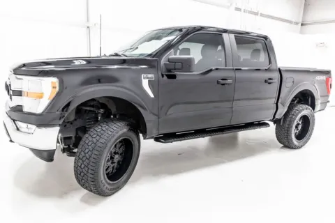 More photos of 2022 Ford F-150 XLT at Sign It Drive It, TX