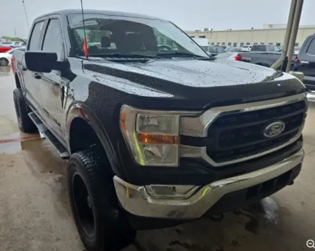 More photos of 2022 Ford F-150 XLT at Sign It Drive It, TX