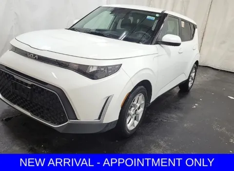 White 2024 Kia Soul LX for sale in Denton, TX