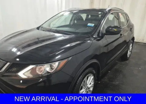 Black 2018 Nissan Rogue Sport SV for sale in Denton, TX