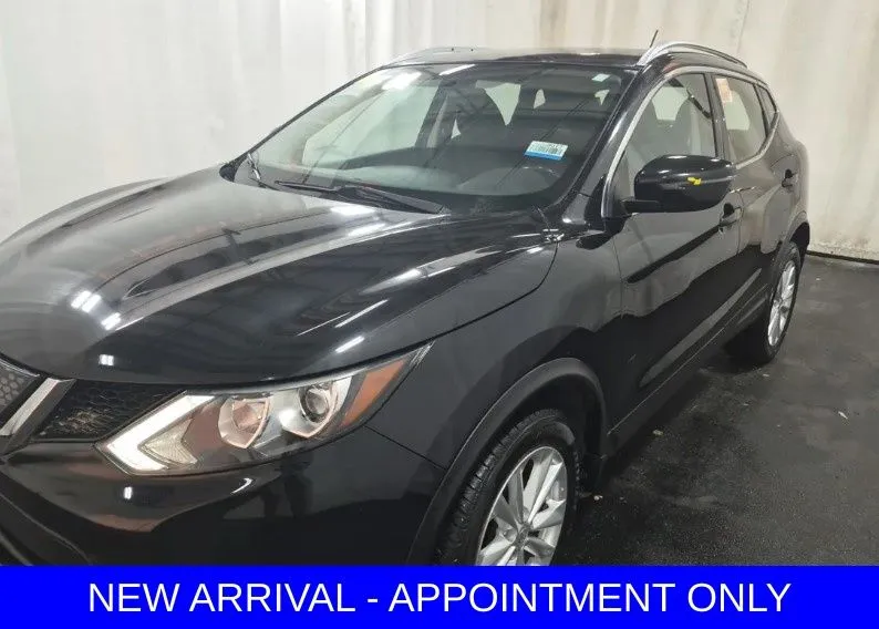 Black 2018 Nissan Rogue Sport SV for sale in Denton, TX