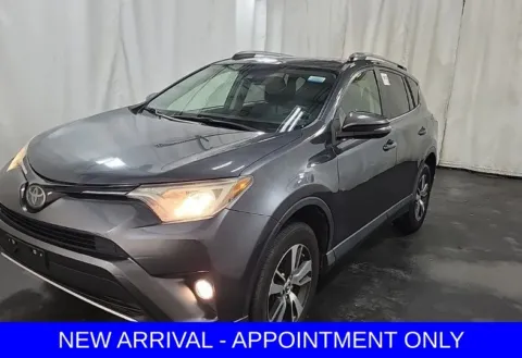 Gray 2018 Toyota RAV4 XLE for sale in Denton, TX