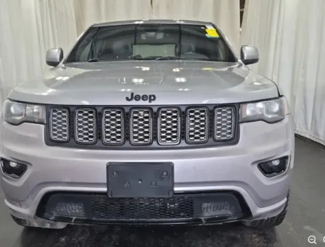 More photos of 2018 Jeep Grand Cherokee Altitude at Sign It Drive It, TX