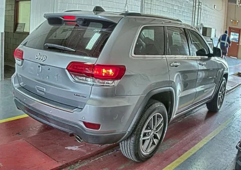 More photos of 2018 Jeep Grand Cherokee Limited at Sign It Drive It, TX
