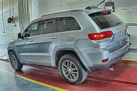 More photos of 2018 Jeep Grand Cherokee Limited at Sign It Drive It, TX