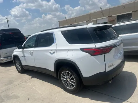 More photos of 2022 Chevrolet Traverse LT Leather at Sign It Drive It, TX