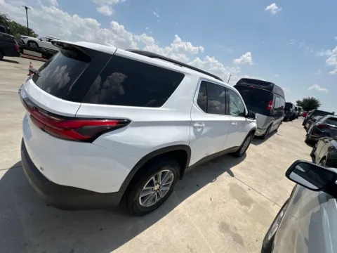 More photos of 2022 Chevrolet Traverse LT Leather at Sign It Drive It, TX
