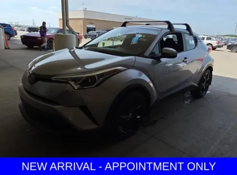 Silver 2018 Toyota C-HR XLE for sale in Denton, TX