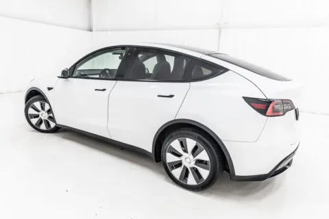 More photos of 2021 Tesla Model Y Standard Range at Sign It Drive It, TX
