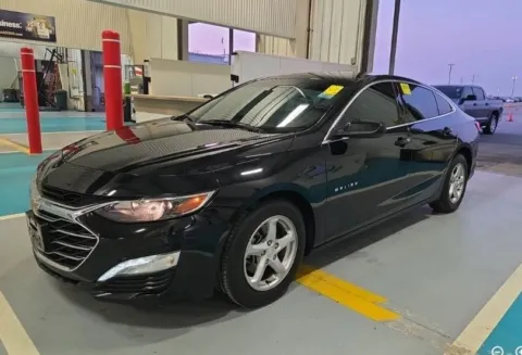 Black 2022 Chevrolet Malibu LT for sale in Denton, TX