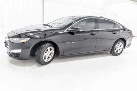 More photos of 2022 Chevrolet Malibu LT at Sign It Drive It, TX