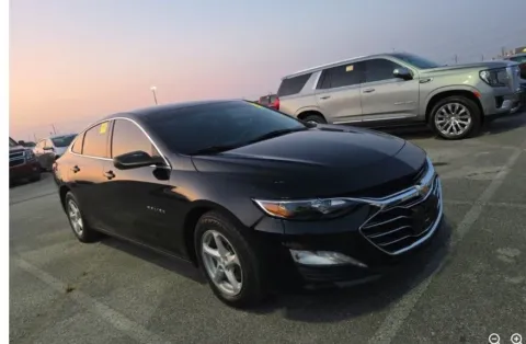 More photos of 2022 Chevrolet Malibu LT at Sign It Drive It, TX