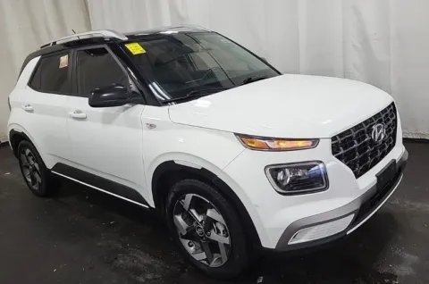 More photos of 2024 Hyundai Venue Limited at Sign It Drive It, TX