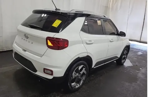 More photos of 2024 Hyundai Venue Limited at Sign It Drive It, TX