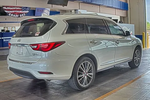 More photos of 2019 INFINITI QX60 LUXE at Sign It Drive It, TX