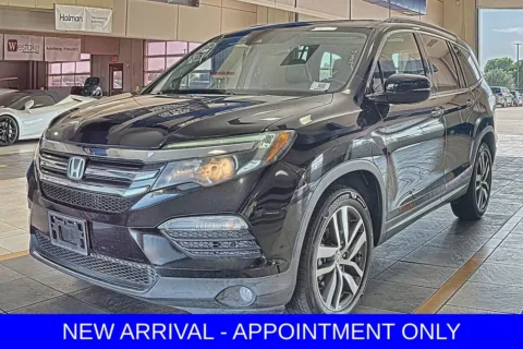 Black 2018 Honda Pilot Touring for sale in Denton, TX