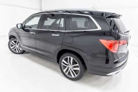 More photos of 2018 Honda Pilot Touring at Sign It Drive It, TX