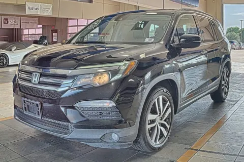 Black 2018 Honda Pilot Touring for sale in Denton, TX