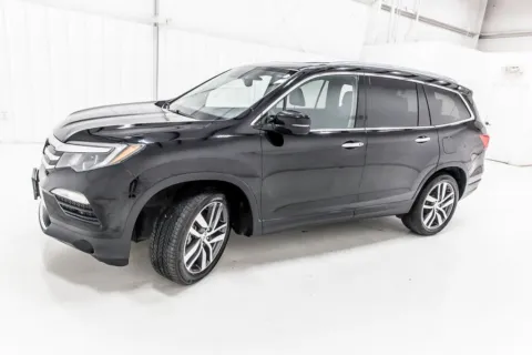 More photos of 2018 Honda Pilot Touring at Sign It Drive It, TX