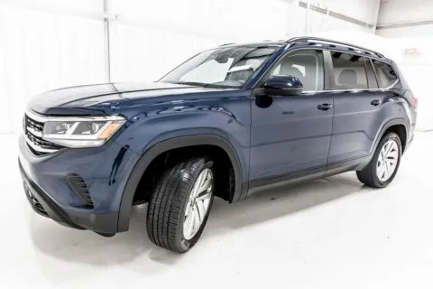 Photos of 2021 Volkswagen Atlas 3.6L V6 SE w/Technology for sale in Denton, TX at Sign It Drive It