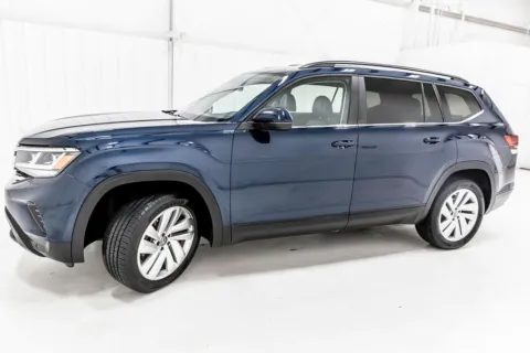 Another view of 2021 Volkswagen Atlas 3.6L V6 SE w/Technology for sale in Denton, TX at Sign It Drive It