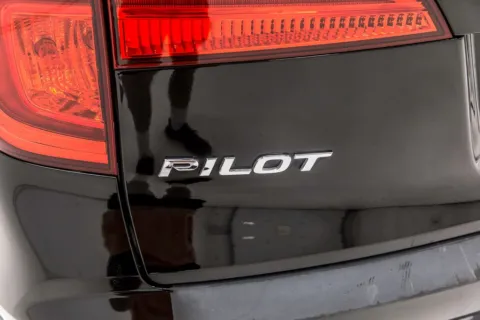 More photos of 2018 Honda Pilot Touring at Sign It Drive It, TX
