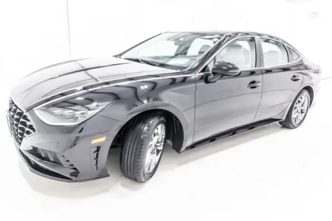 Photos of 2023 Hyundai Sonata SEL for sale in Denton, TX at Sign It Drive It
