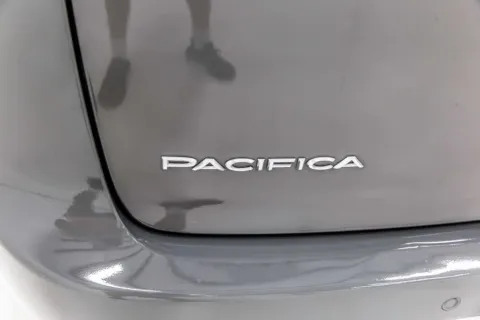 More photos of 2022 Chrysler Pacifica Hybrid Touring L at Sign It Drive It, TX