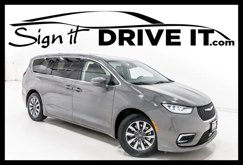 Gray 2022 Chrysler Pacifica Hybrid Touring L for sale in Denton, TX