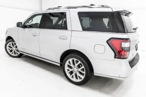 More photos of 2019 Ford Expedition Platinum at Sign It Drive It, TX