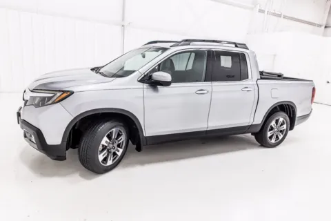 More photos of 2017 Honda Ridgeline RTL-E at Sign It Drive It, TX