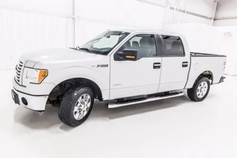 More photos of 2011 Ford F-150 XLT at Sign It Drive It, TX