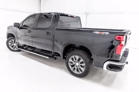 More photos of 2022 Chevrolet Silverado 1500 LT at Sign It Drive It, TX
