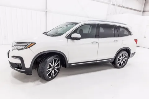 More photos of 2019 Honda Pilot Touring at Sign It Drive It, TX