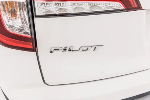 More photos of 2019 Honda Pilot Touring at Sign It Drive It, TX