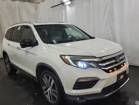 More photos of 2018 Honda Pilot Touring at Sign It Drive It, TX