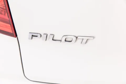 More photos of 2018 Honda Pilot Touring at Sign It Drive It, TX