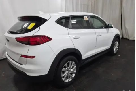 More photos of 2021 Hyundai Tucson SE at Sign It Drive It, TX