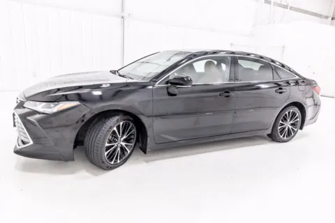 Another view of 2019 Toyota Avalon Limited for sale in Denton, TX at Sign It Drive It