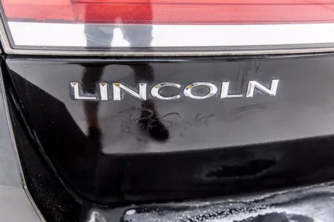 More photos of 2010 Lincoln MKX at Sign It Drive It, TX