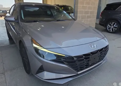 More photos of 2023 Hyundai Elantra SEL at Sign It Drive It, TX