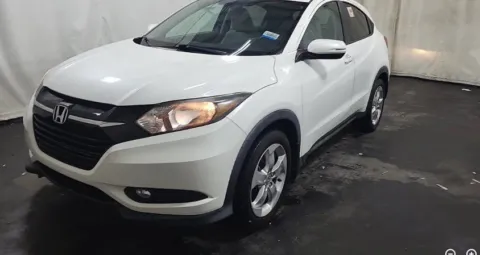More photos of 2016 Honda HR-V EX at Sign It Drive It, TX