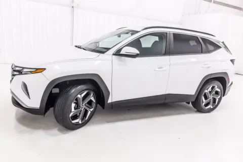 More photos of 2022 Hyundai Tucson SEL at Sign It Drive It, TX