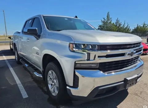 More photos of 2021 Chevrolet Silverado 1500 LT at Sign It Drive It, TX