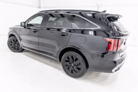 More photos of 2023 Kia Sorento EX at Sign It Drive It, TX