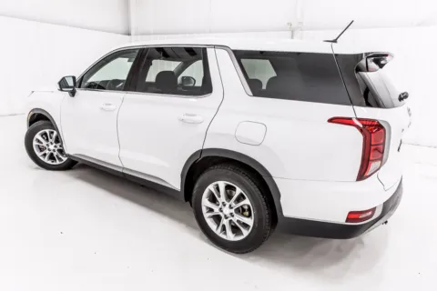 More photos of 2022 Hyundai Palisade SE at Sign It Drive It, TX