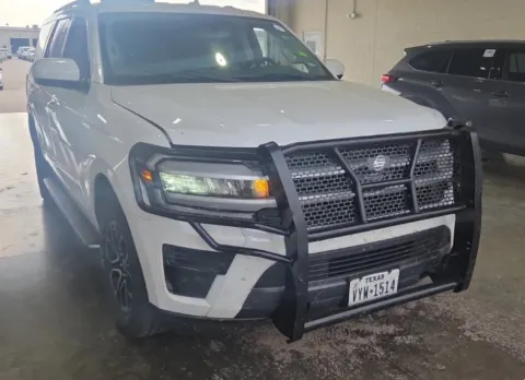 More photos of 2022 Ford Expedition XLT at Sign It Drive It, TX