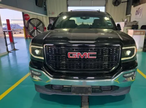 More photos of 2017 GMC Sierra 1500 SLT at Sign It Drive It, TX