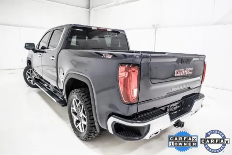 More photos of 2022 GMC Sierra 1500 SLT at Sign It Drive It, TX
