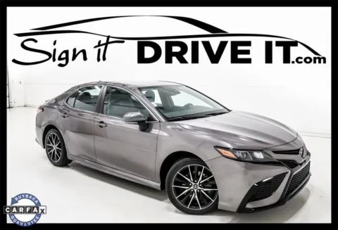 Gray 2022 Toyota Camry SE for sale in Denton, TX
